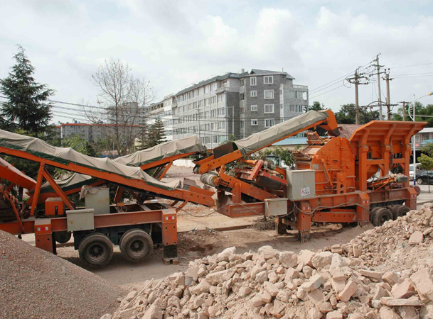 湖南郴州移动破碎站建筑垃圾处理设备